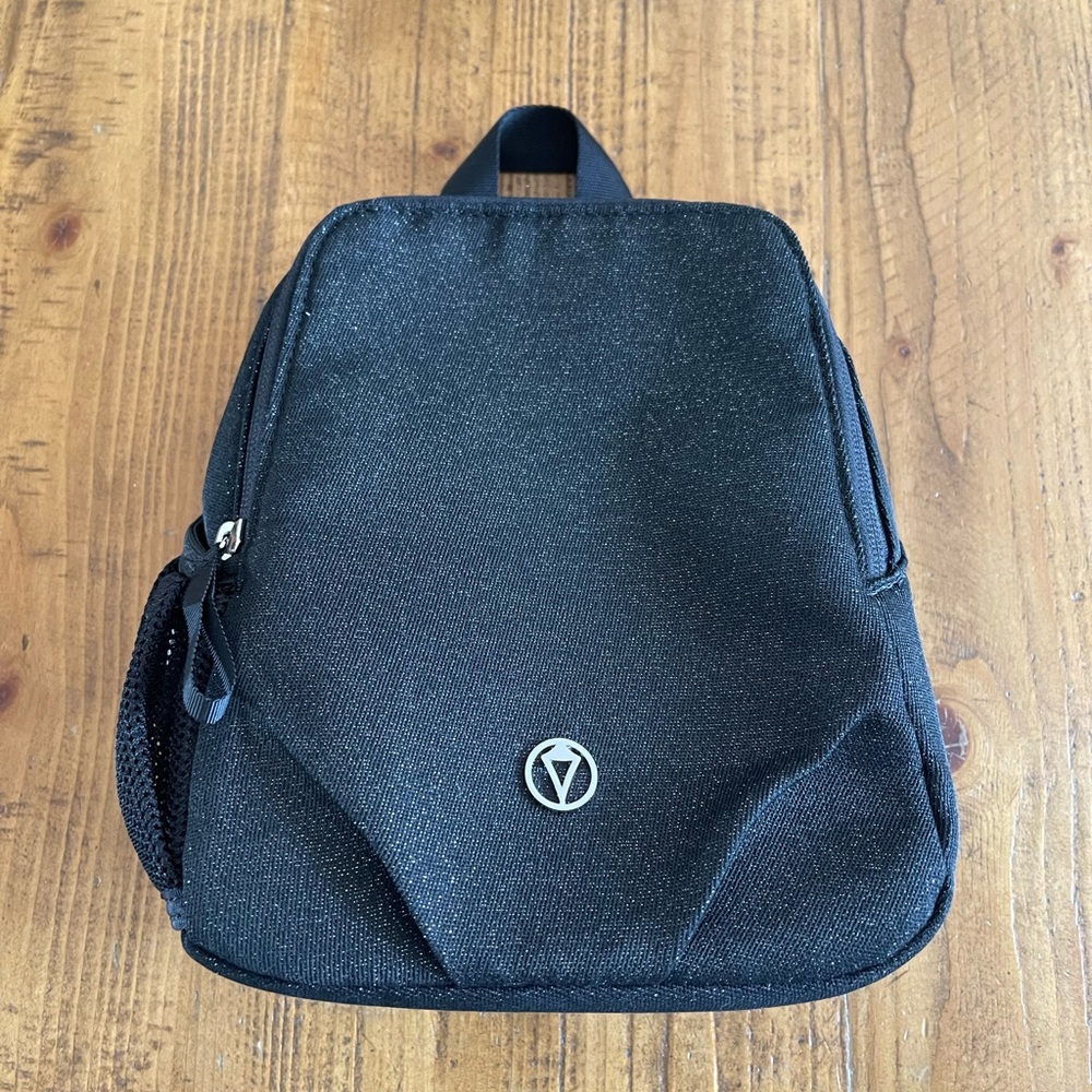 Iviva sparkle lunch tote